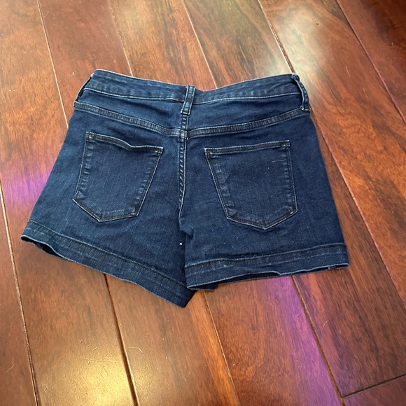 Lucky Thread Jean shorts - Picture 2 of 2